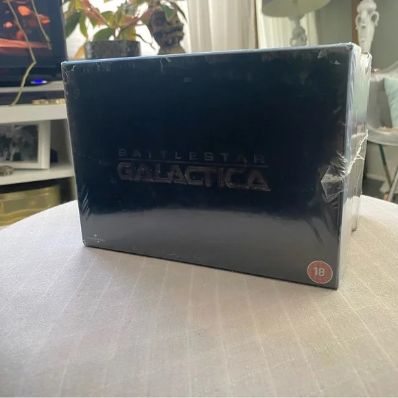 Battlestar Galactica Complete Series Blu-ray Disc DVD Set - Picture 5 of 6